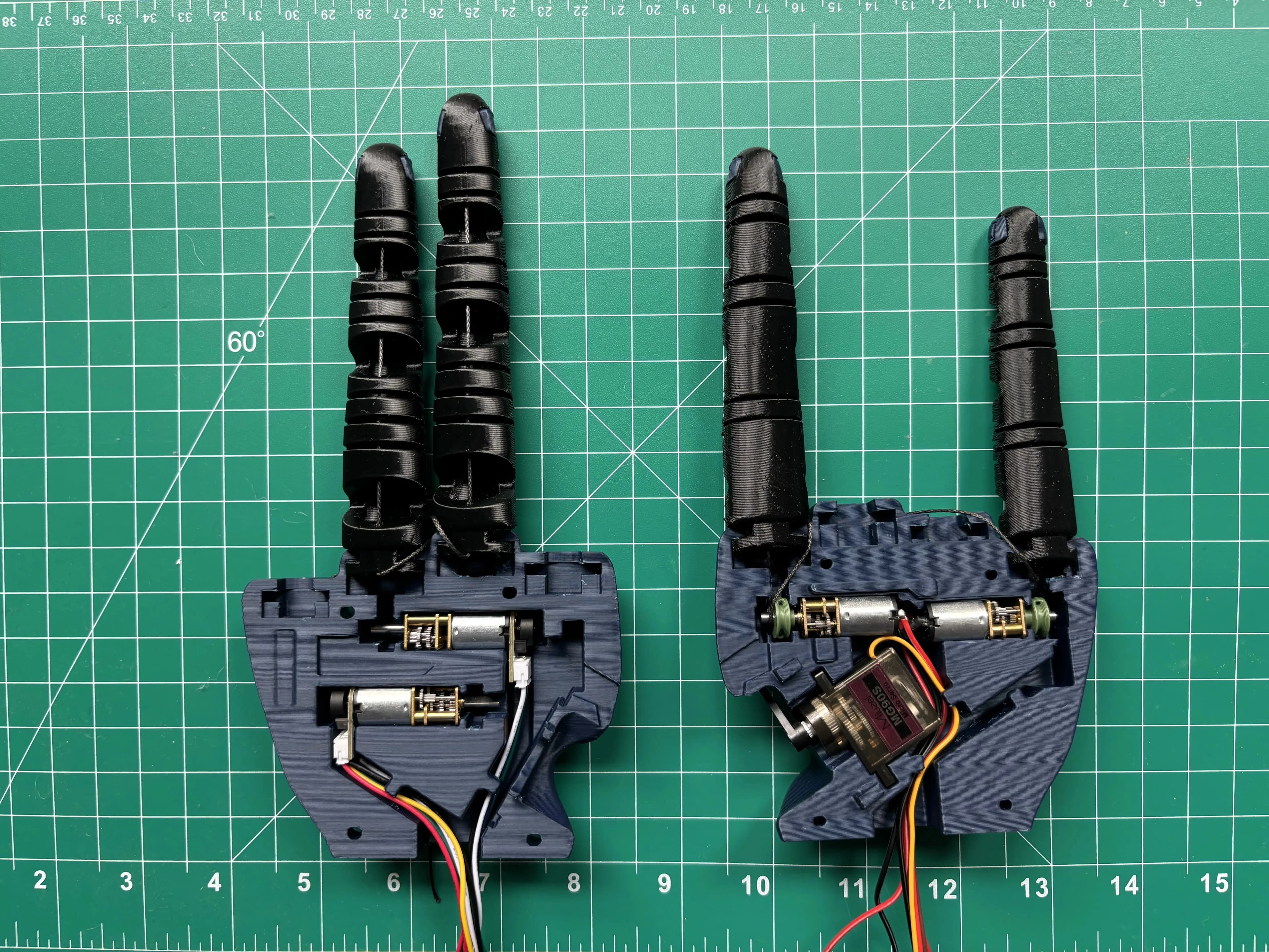 Palm internals showing motor layout comparison